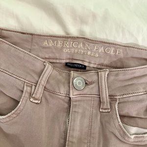 American Eagle macaroon pink legging / stretchy jeans. Size 2 🤍